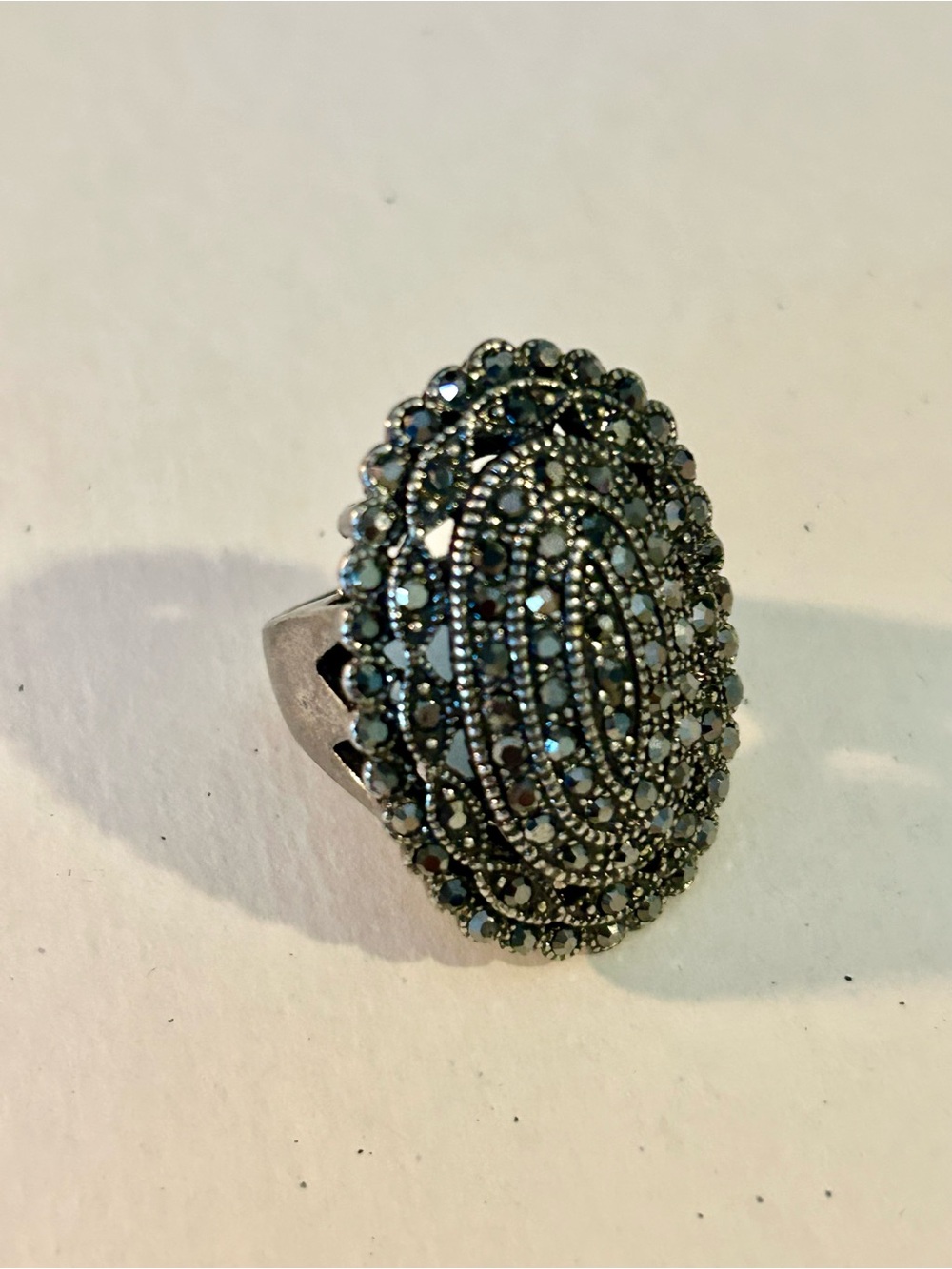 Large Ornate silver-black tone oval cocktail ring with Black Stones Size 9 1/2